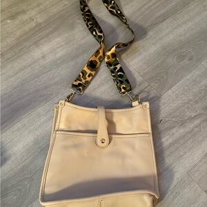 Stylish Cream Shoulder Bag with Leopard Strap